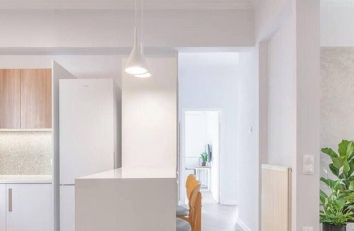 Vyronas Apartment | Spacious 3BR Retreat w/2 Baths + Fast Wi-Fi