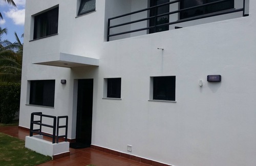 El Centro Villa | Spacious 4-bedrooms villa in charming Las Terrenas with Private Pool, AC, WiFi