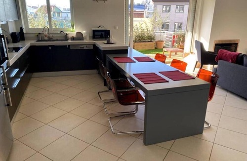 Marousi Apartment | Spacious and Sunkissed 3BR & 2 Bathrooms Apartment