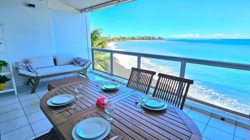Punaauia Apartment | Spacious apartment, beach access, parking, wifi