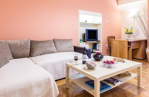 Platia Viktorias Apartment | Spacious apartment with 3 bedrooms