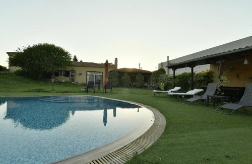 Alexandroupoli Villa | Spacious Luxury 4-Bedroom Villa with Private Pool and Garden