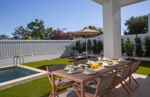 Lygia Villa | Spacious Luxury Villa close to the beach and Lefkadas' center