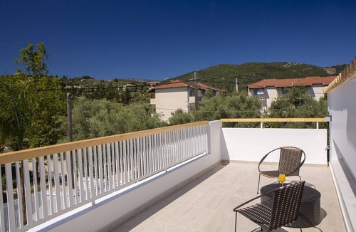 Lygia Villa | Spacious Luxury Villa close to the beach and Lefkadas' center