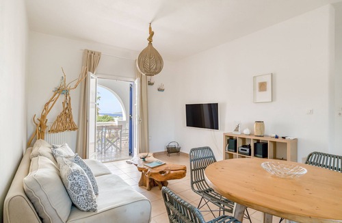 Aliki Apartment | Spacious modern sea view apartment: AC, walk to taverns and beaches