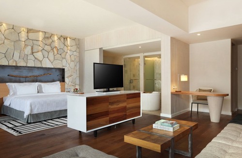 North Legian Hotel | Spacious Modern Suite with Free Minibar Items (T Sand Suite2)