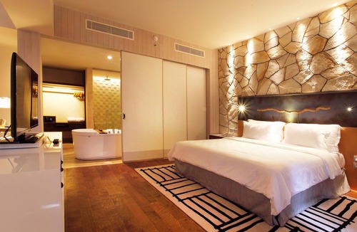Legian Hotel | Spacious Modern Suite with Free Minibar Items (T Sand Suite39)