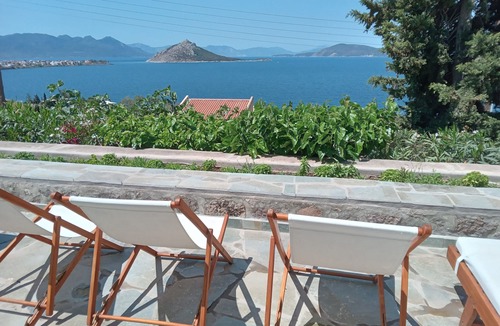 Kontos Cottage | Spacious Sea-View Home with Large Terrace in Quiet Area