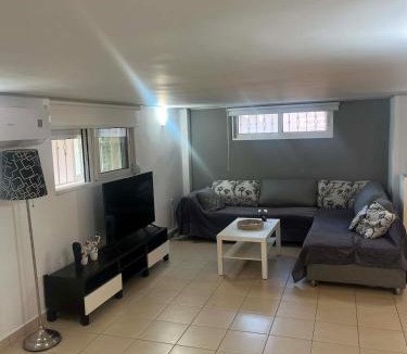 Markopoulo Mesogaias Apartment | Spacious Studio Near Athens Airport and beach at Porto Rafti