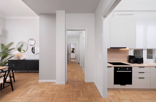 Ampelokipoi Apartment | Spacious & Stylish Athens Apartment - Walk To Metro