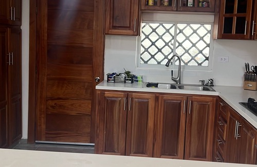 Barahona Villa | Spacious Tropical Villa – 5 Bedrooms, AC, Wi-Fi, Outdoor BBQ & Pool in Barahona