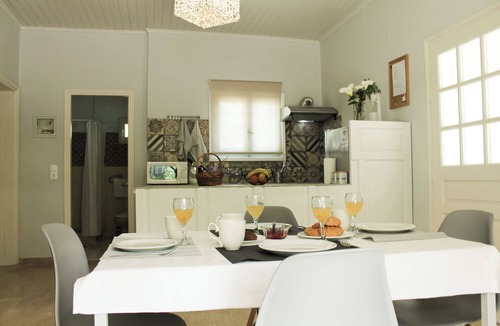 Agios Spyridon Corfu Apartment | Spacious two-bedroom apartment near sandy beach
