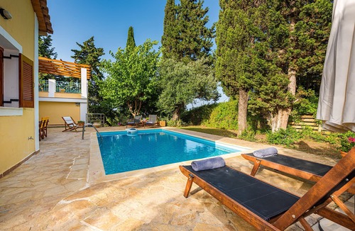 Tsilivi Villa | Spacious Villa for 6 with Private Pool & Large Garden, 400m from the beach