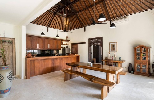 Sanur Villa | Spacious Villa for Family and Friends - Close to the main Street and Beach