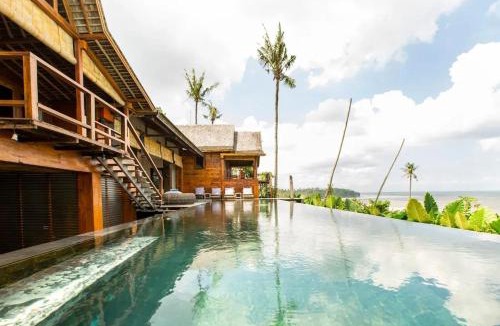 Suraberata Villa | Spacious villa in Kabupaten Tabanan with sea view