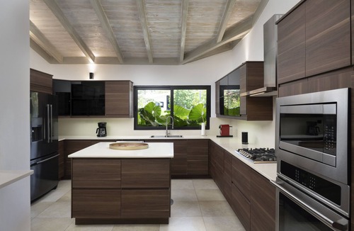 Los Lagos House | Spectacular new villa 2 minutes walking distance to Minitas Beach