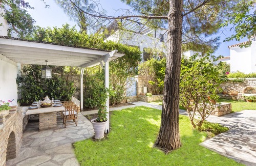 Spetses Villa | Spetses, traditional villa on the waterfront - beach