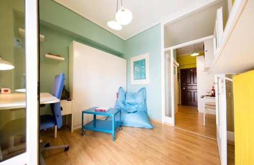 Ampelokipoi Apartment | Startupper's Pad in real Athenian neighbourhood