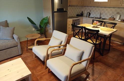 Kandia Apartment | SteliosDimitra Seafront Guest House in Kantia