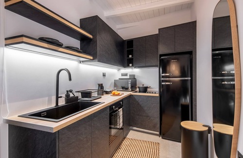 Tripiti House | Stema Suite 2
