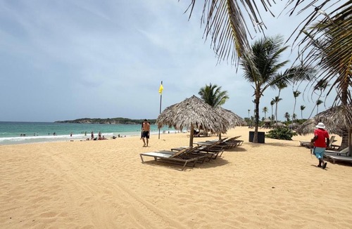 Playa Bibijagua Apartment | STEPS TO THE BEACH 2 Stunning condo 4 min walk to Bibijagua Beach and Catamarans