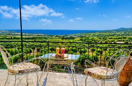 Messini Apartment | Strefi Kalamata Traditional cottage by elite