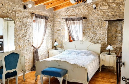 Messini Apartment | Strefi Kalamata Traditional cottage by elite