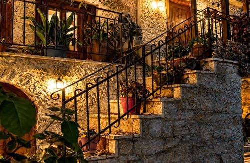 Messini Apartment | Strefi Kalamata Traditional cottage by elite