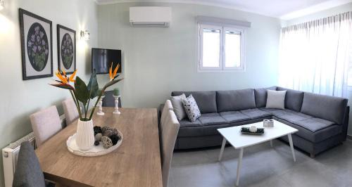 Karavados Apartment | Strelitzia Apartments
