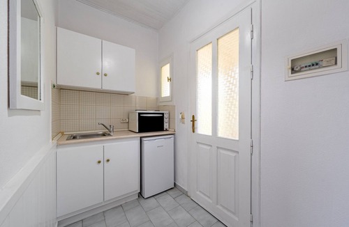 Roda Apartment | Studio 'Alexandros Studios 3' with Shared Pool, Wi-Fi and Air Conditioning