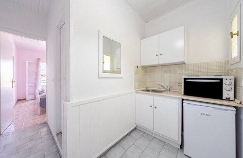 Roda Apartment | Studio 'Alexandros Studios 7' with Shared Pool, Wi-Fi and Air Conditioning