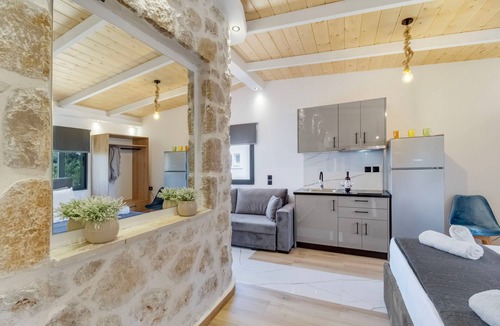 Lefkada Apartment | Studio Apartment '3' with Sea View, Wi-Fi and Air Conditioning
