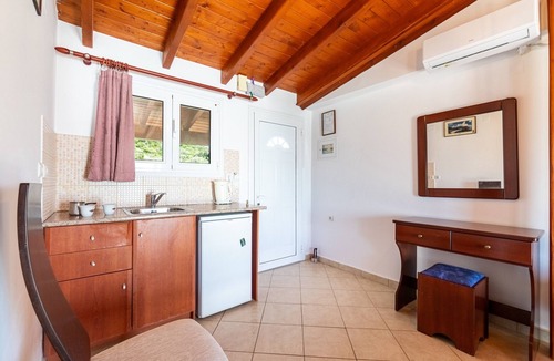 Parga Apartment | Studio Apartment 'Alex Bar Apartment 8' with Sea View, Wi-Fi and Air Conditioning