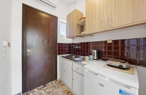 Lefkimmi Apartment | Studio Apartment 'Alexandra Studio 6' with Private Balcony & Wi-Fi