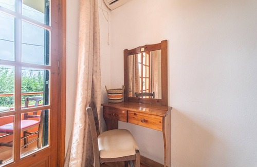 Lakones Apartment | Studio Apartment "Arianna Studio Ground Floor 2" with Sea View, Shared Pool & Wi-Fi