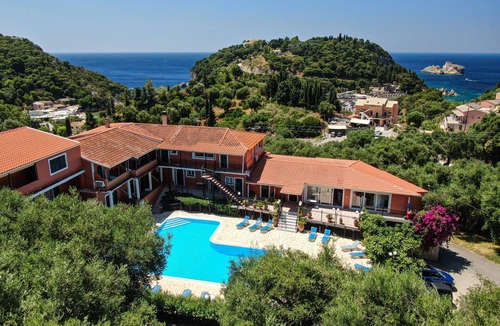 Lakones Apartment | Studio Apartment 'Arianna Deluxe Studio 20' with Sea View, Shared Pool & Wi-Fi