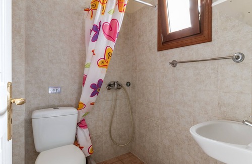 Tinos Town House | Studio Apartment 'En Tino 2' with Shared Terrace, Wi-Fi and Air Conditioning
