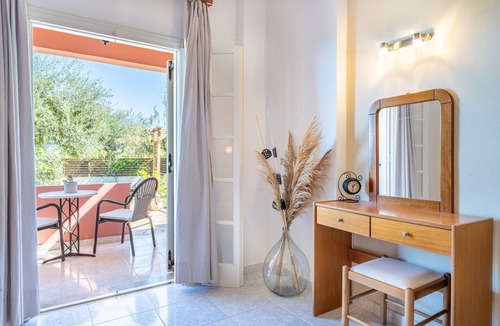 Astrakeri Apartment | Studio Apartment 'GRAND 1' with Sea View, Wi-Fi and Air Conditioning