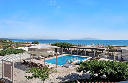 Pidima Kyras Apartment | Studio Apartment 'Iguana 2' with Shared Pool, Wi-Fi and Air Conditioning