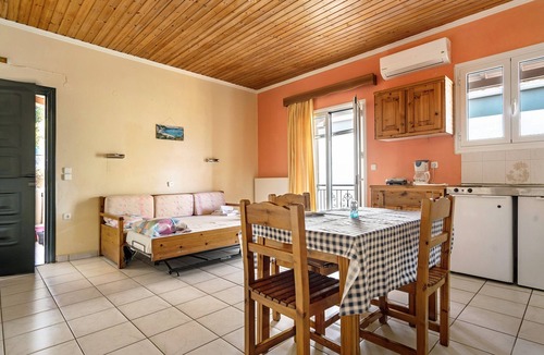 Frinion Apartment | Studio Apartment 'Lefkothea' with Sea View, Wi-Fi, and Air Conditioning