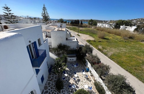 Parikia Apartment | Studio Apartment "Livadia Seaside 1" near Beach with 2 Shared Terraces & Wi-Fi
