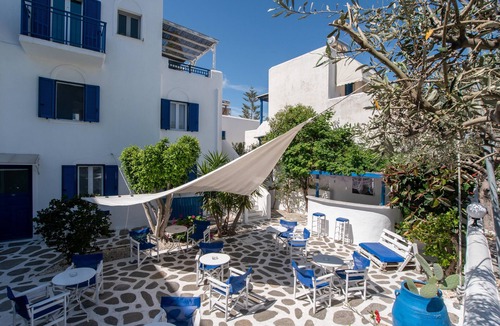 Parikia Apartment | Studio Apartment "Livadia Seaside 1" near Beach with 2 Shared Terraces & Wi-Fi