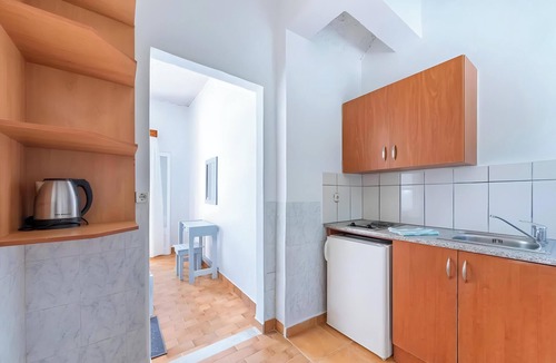 Notos Apartment | Studio Apartment 'Maltas 6' with Shared Terrace, Wi-Fi and Air Conditioning