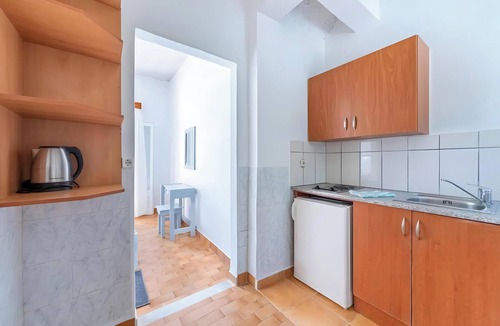 Notos Apartment | Studio Apartment 'Maltas 6' with Shared Terrace, Wi-Fi and Air Conditioning