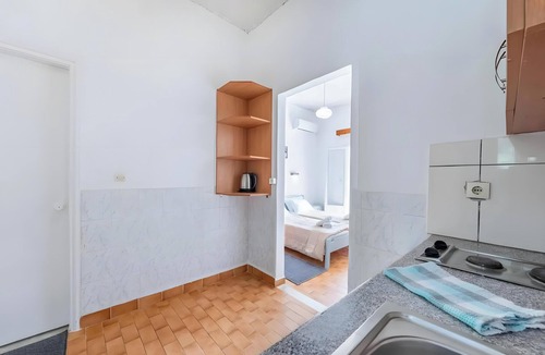 Notos Apartment | Studio Apartment 'Maltas 6' with Shared Terrace, Wi-Fi and Air Conditioning