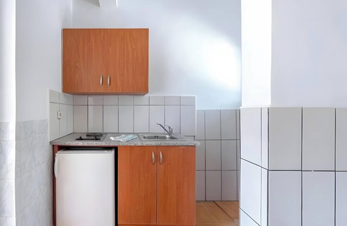 Notos Apartment | Studio Apartment 'Maltas 6' with Shared Terrace, Wi-Fi and Air Conditioning