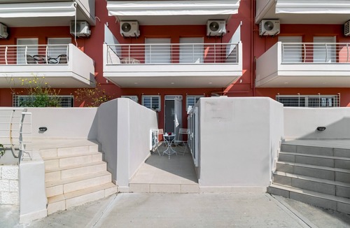 Perigiali Apartment | Studio Apartment 'Mella Roa Teal' with Shared Terrace, Wi-Fi and Air Conditioning