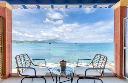 Agia Pelagia Chlomou Apartment | Studio Apartment 'Nikos Seaside 4' with Sea View, Wi-Fi and Air Conditioning