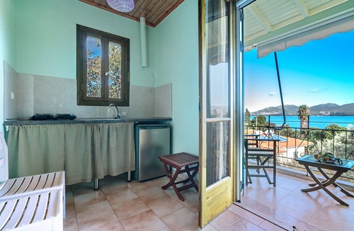 Nikiana Apartment | Studio Apartment 'Old Boat Double 10' with Sea View, Wi-Fi and Air Conditioning