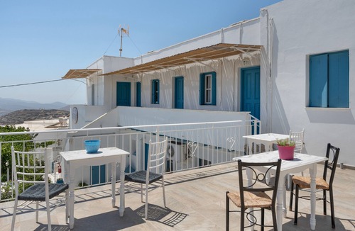 Amorgos Apartment | Studio Apartment 'Politimi's N3' with Mountain View, Wi-Fi and Air Conditioning